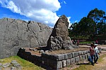 Skalní obelisk