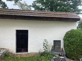 Kostnice Putim