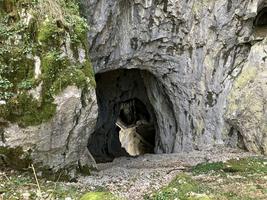 Průhled do jeskyně