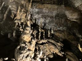 Šedé stalaktity